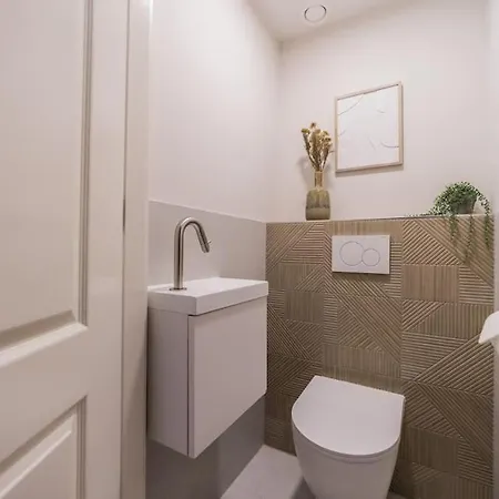 Haya Seaview - The Pier Haag